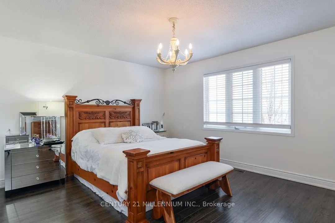 Photo 30 of 42 Sweet Clover Crescent, Brampton, Sandringham-Wellington — HOMEH