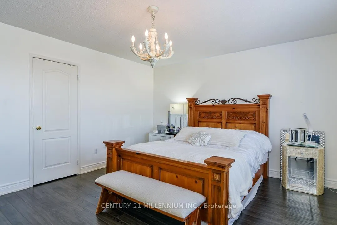 Photo 31 of 42 Sweet Clover Crescent, Brampton, Sandringham-Wellington — HOMEH