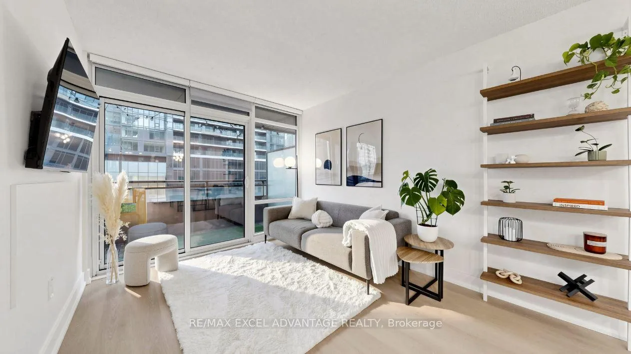 Front of Unit 1509, 4K Spadina Avenue