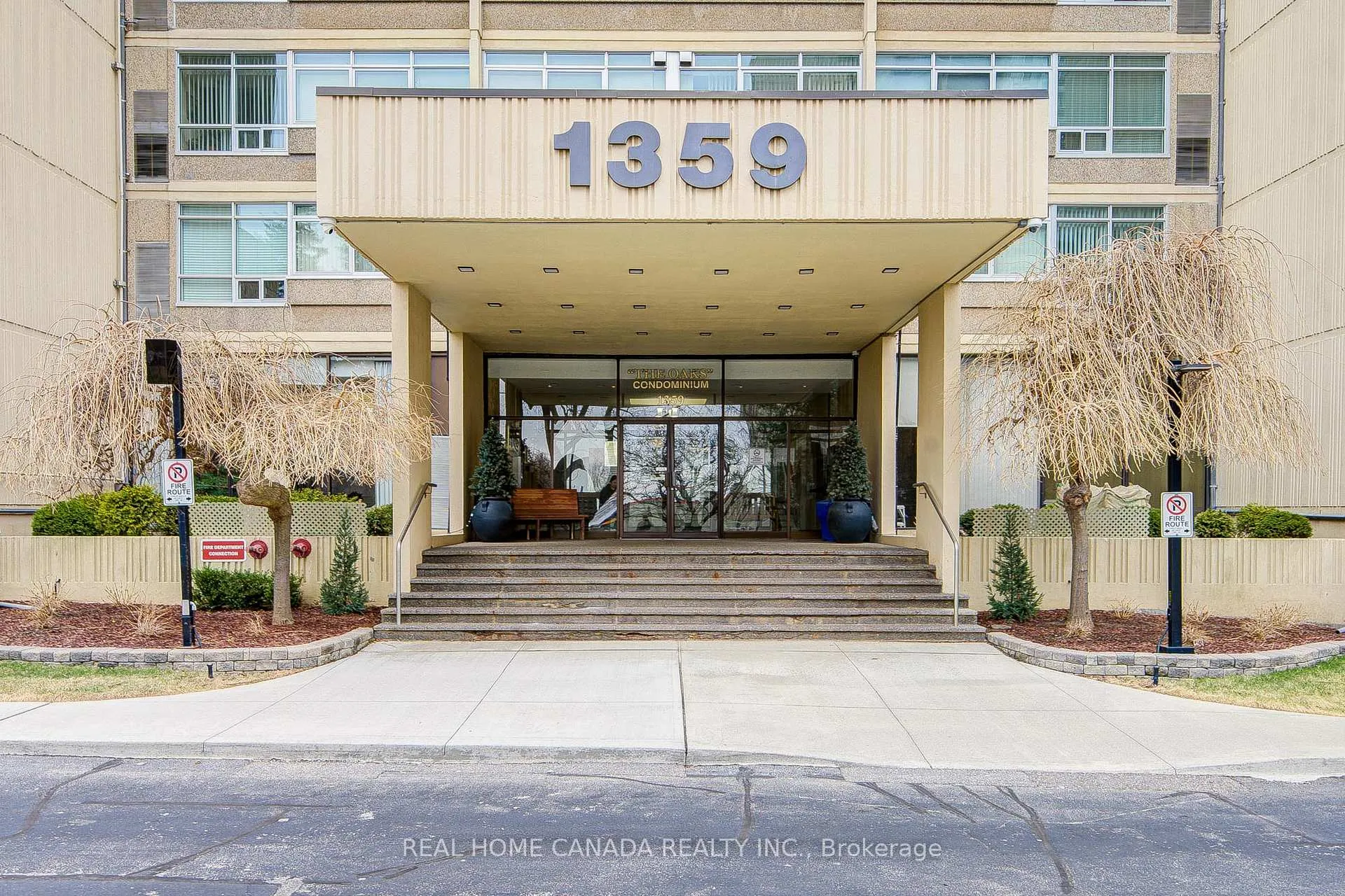 Photo 2 of Unit 708, 1359 White Oaks Boulevard, Oakville, Falgarwood — HOMEH