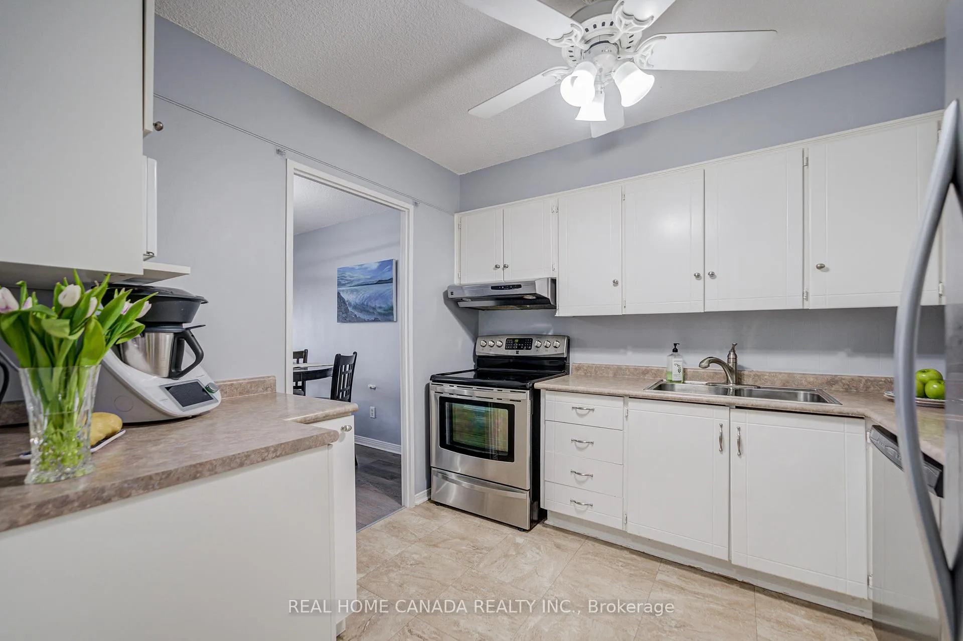 Photo 15 of Unit 708, 1359 White Oaks Boulevard, Oakville, Falgarwood — HOMEH