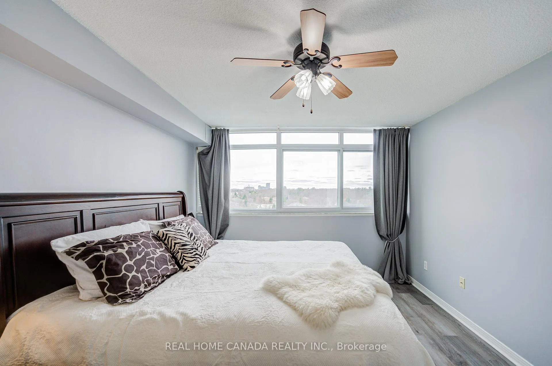 Photo 17 of Unit 708, 1359 White Oaks Boulevard, Oakville, Falgarwood — HOMEH