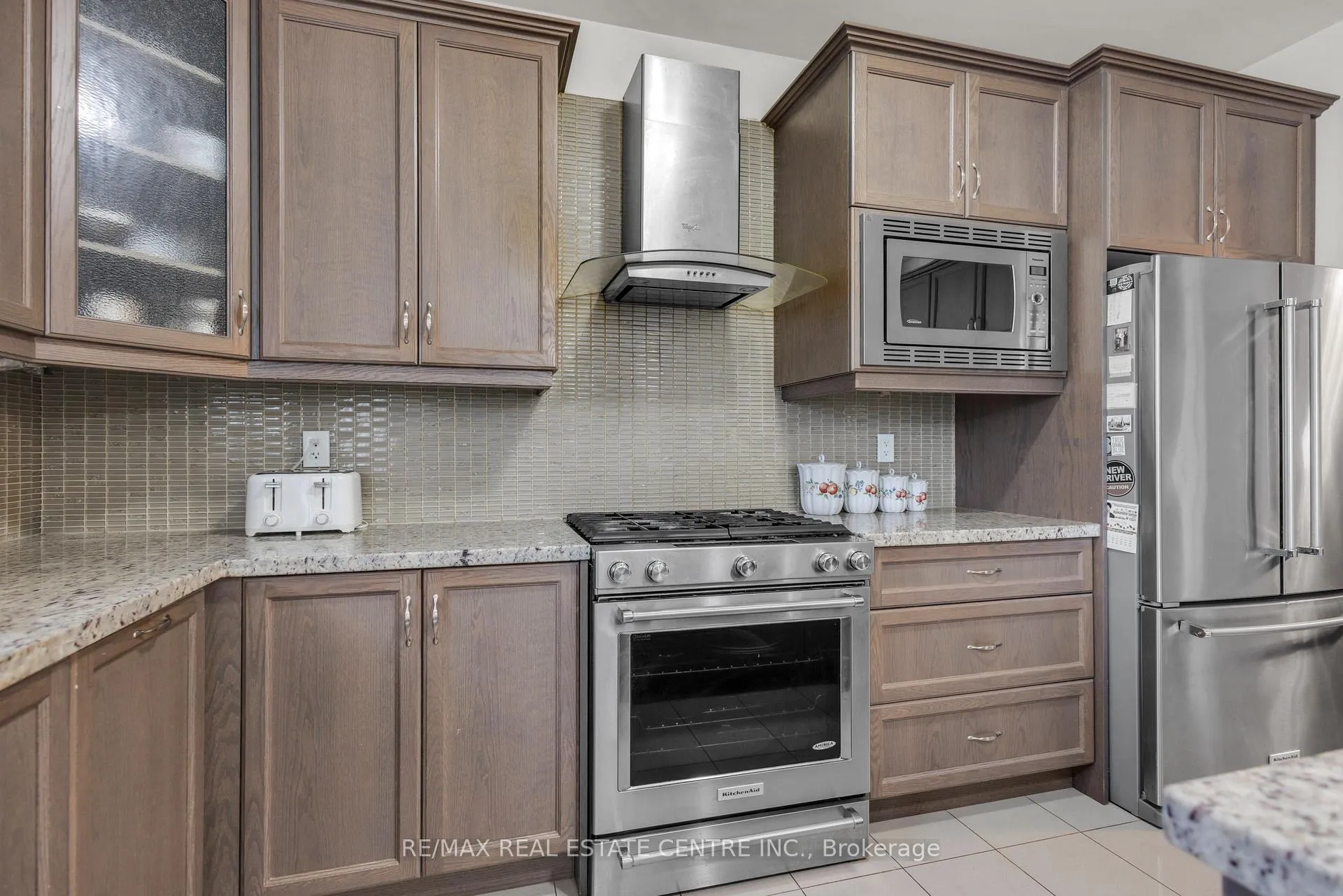 Photo 11 of 9 Glacier Road, Brampton, Credit Valley — HOMEH