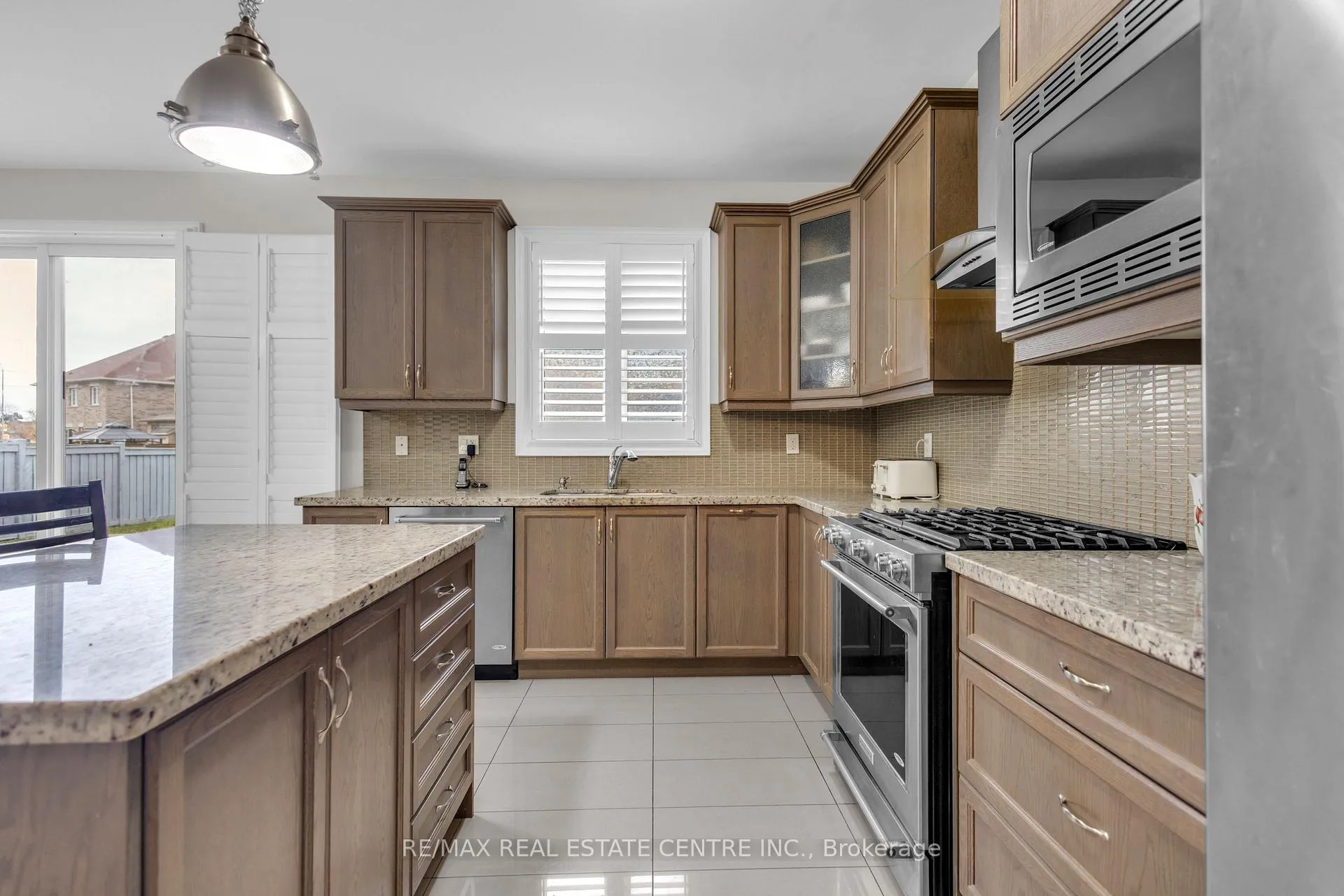 Photo 12 of 9 Glacier Road, Brampton, Credit Valley — HOMEH