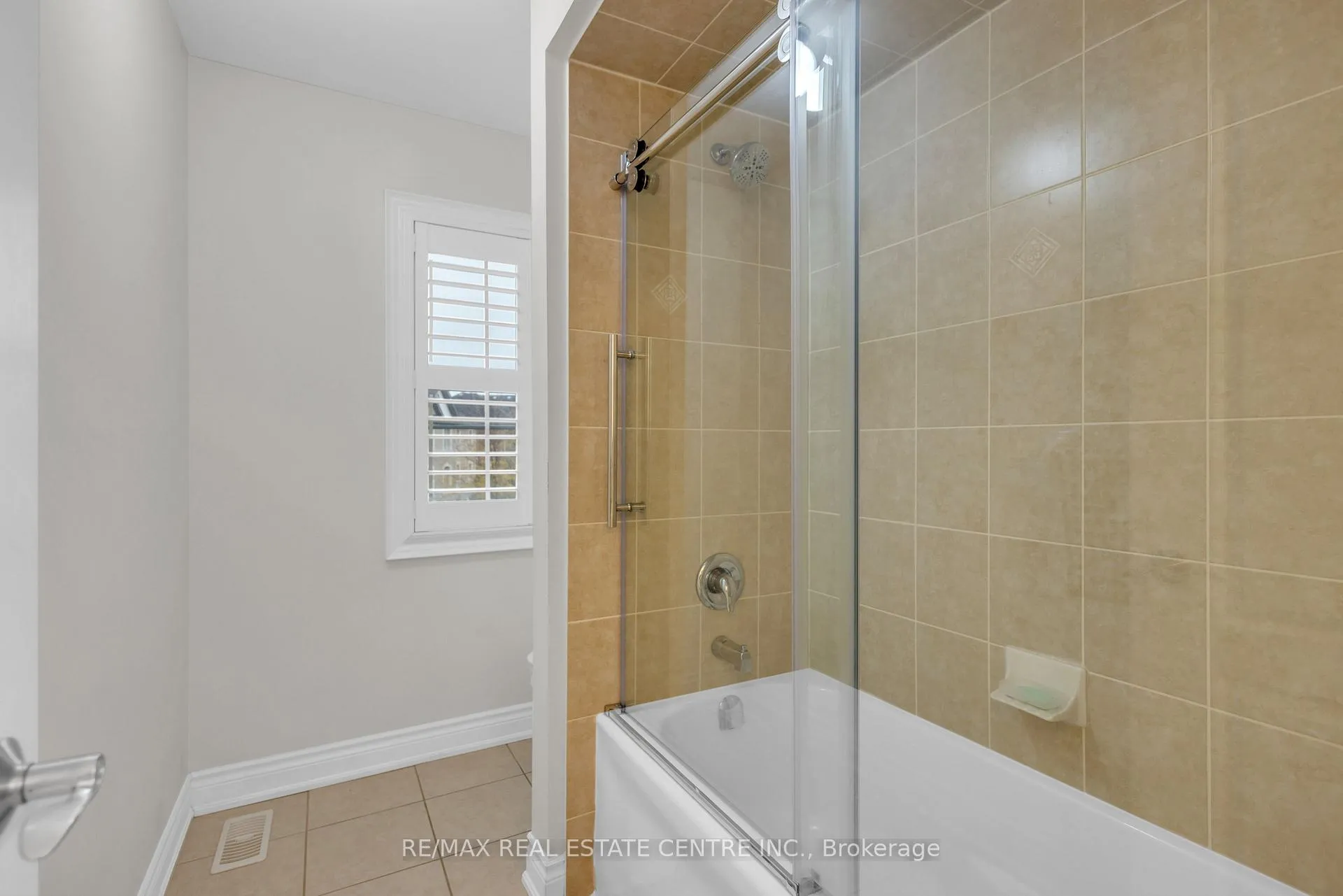 Photo 25 of 9 Glacier Road, Brampton, Credit Valley — HOMEH