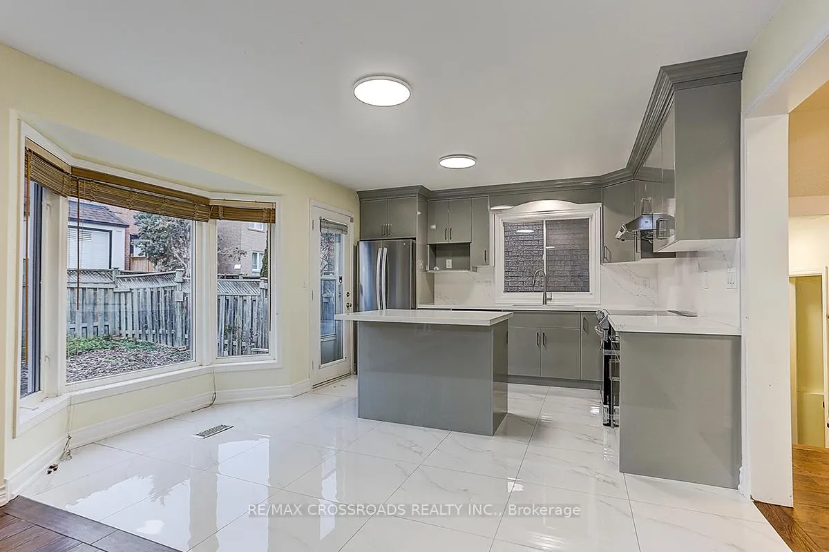 Photo 15 of 4 Lancelot Lane, Markham, Berczy — HOMEH