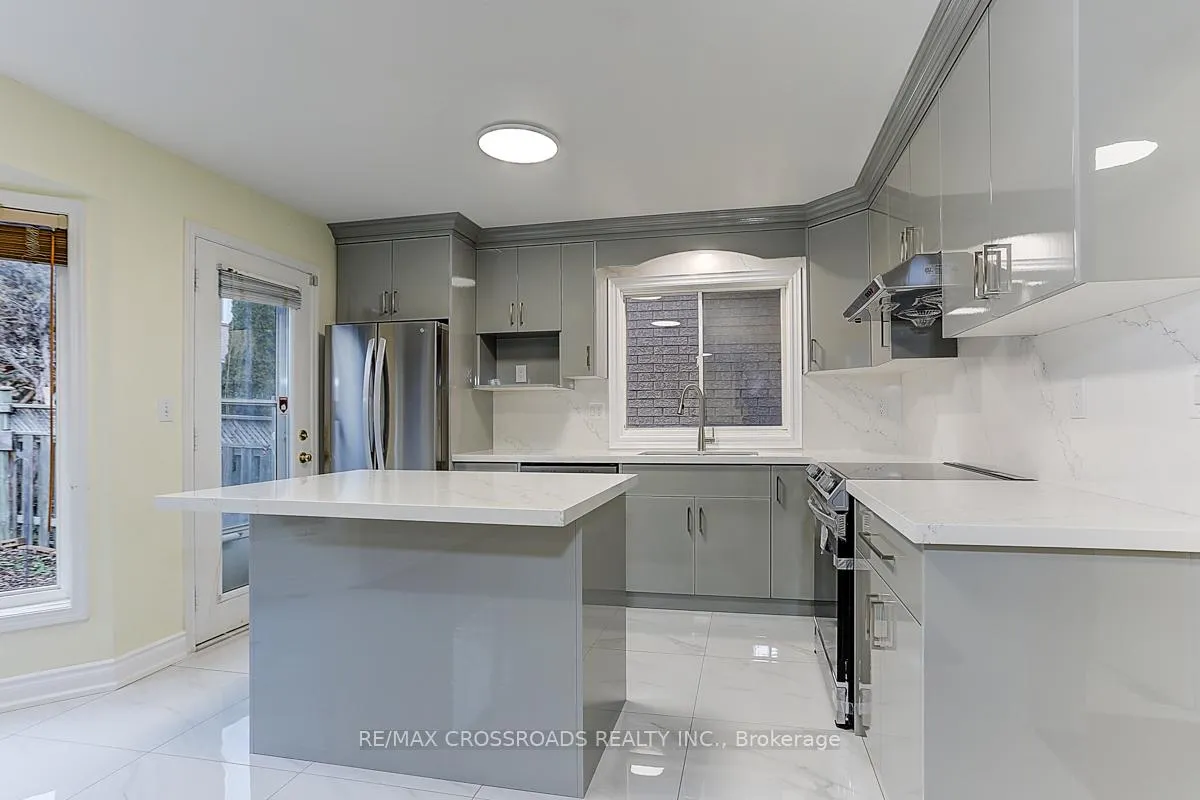 Photo 16 of 4 Lancelot Lane, Markham, Berczy — HOMEH