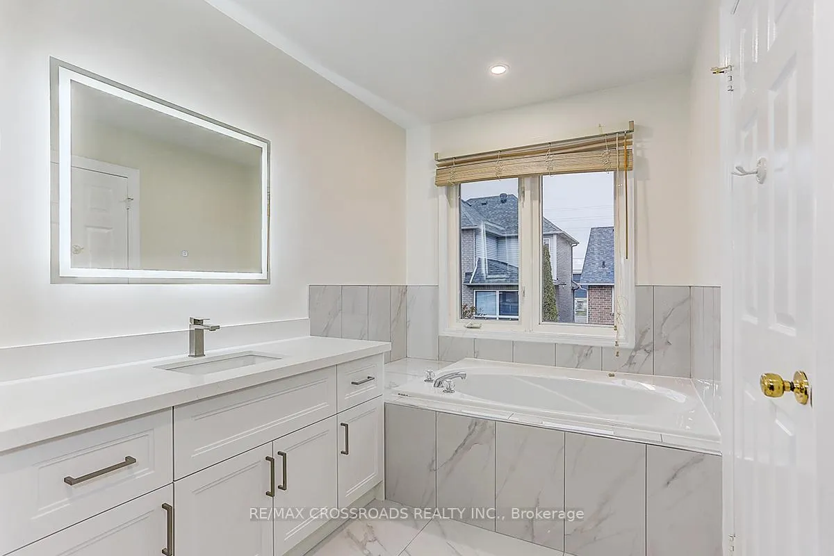 Photo 25 of 4 Lancelot Lane, Markham, Berczy — HOMEH