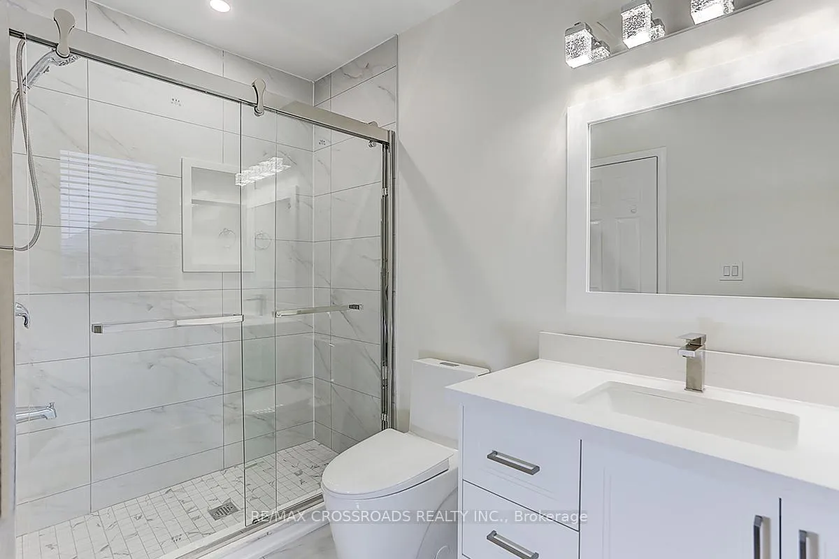 Photo 33 of 4 Lancelot Lane, Markham, Berczy — HOMEH