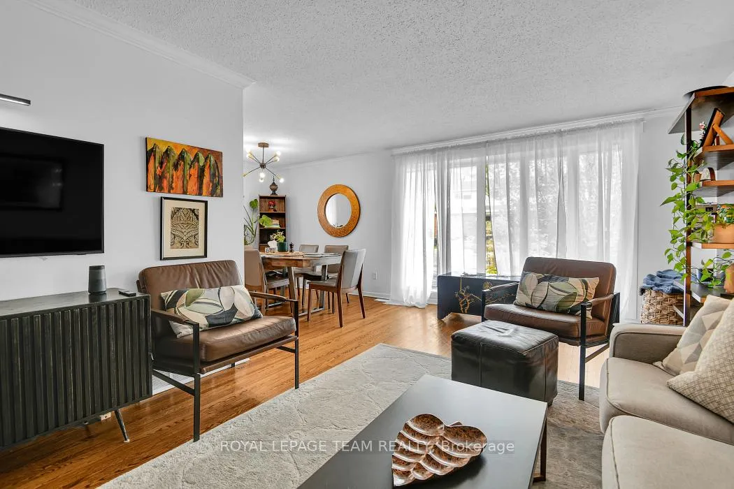 Photo 8 of 106 Chesterton Drive, Ottawa, Borden Farm/Stewart Farm/Carleton Heights/Parkwood Hills — HOMEH