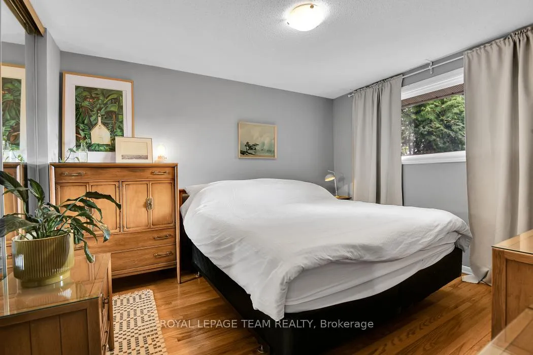 Photo 16 of 106 Chesterton Drive, Ottawa, Borden Farm/Stewart Farm/Carleton Heights/Parkwood Hills — HOMEH