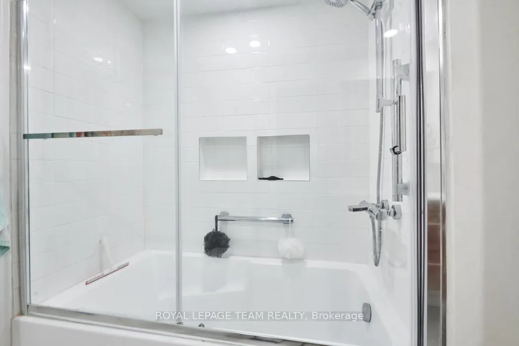 Photo 28 of 106 Chesterton Drive, Ottawa, Borden Farm/Stewart Farm/Carleton Heights/Parkwood Hills — HOMEH
