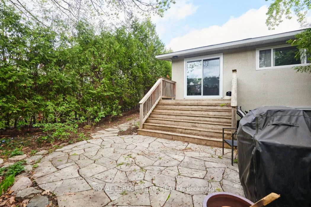 Photo 30 of 106 Chesterton Drive, Ottawa, Borden Farm/Stewart Farm/Carleton Heights/Parkwood Hills — HOMEH