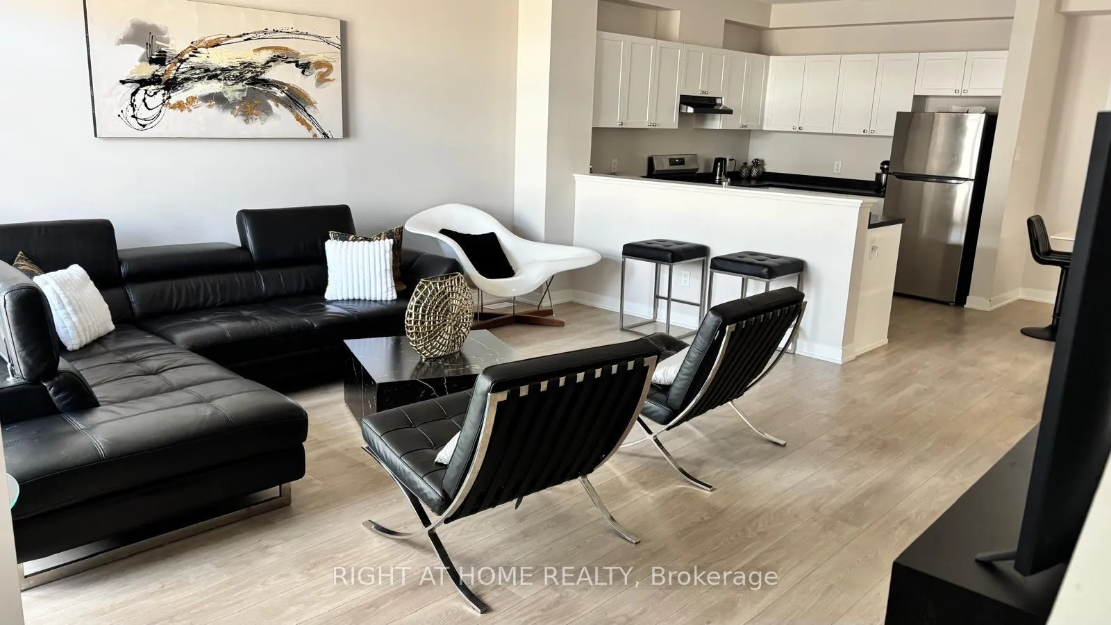 Photo 5 of 42 Stitch Mews, Ottawa, Goulbourn Twp From Franktown Rd/South To Rideau — HOMEH