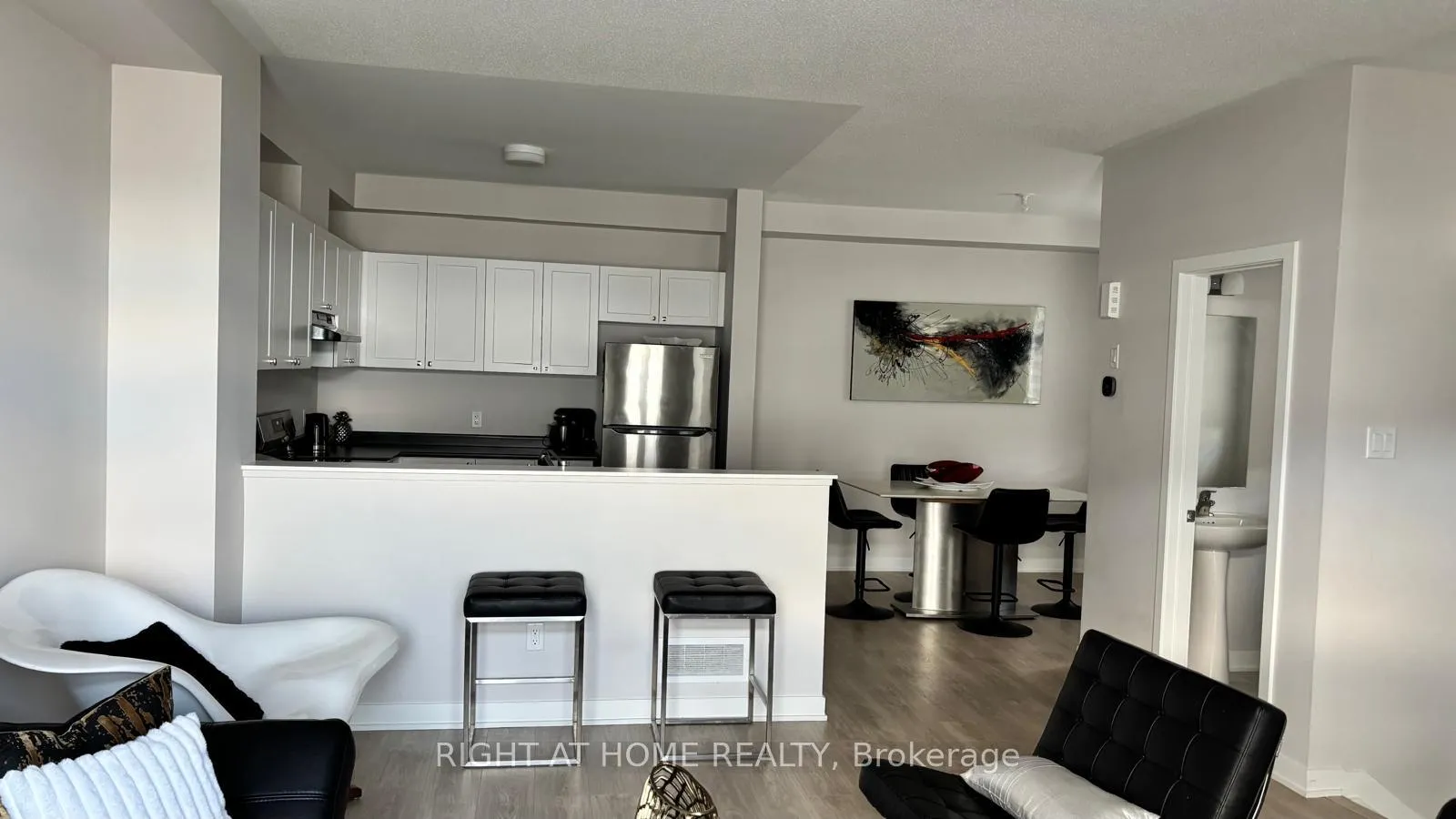 Photo 8 of 42 Stitch Mews, Ottawa, Goulbourn Twp From Franktown Rd/South To Rideau — HOMEH