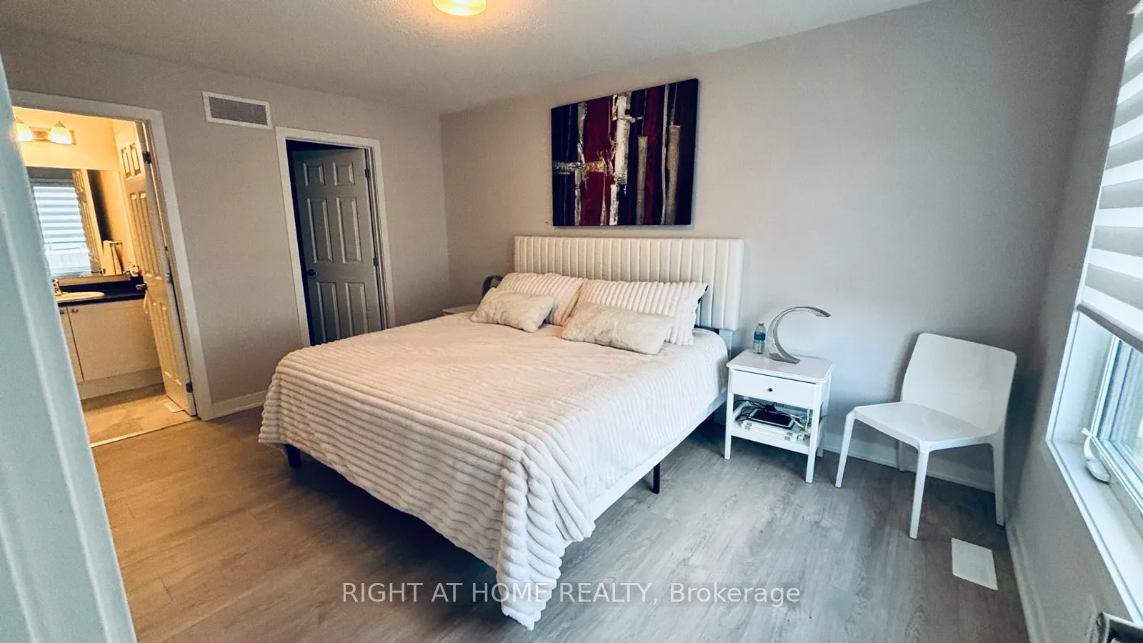 Photo 11 of 42 Stitch Mews, Ottawa, Goulbourn Twp From Franktown Rd/South To Rideau — HOMEH