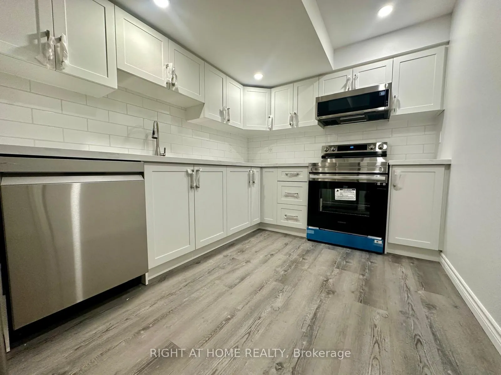 Photo 4 of 295 Gillespie Drive, Brant, Brantford Twp — HOMEH