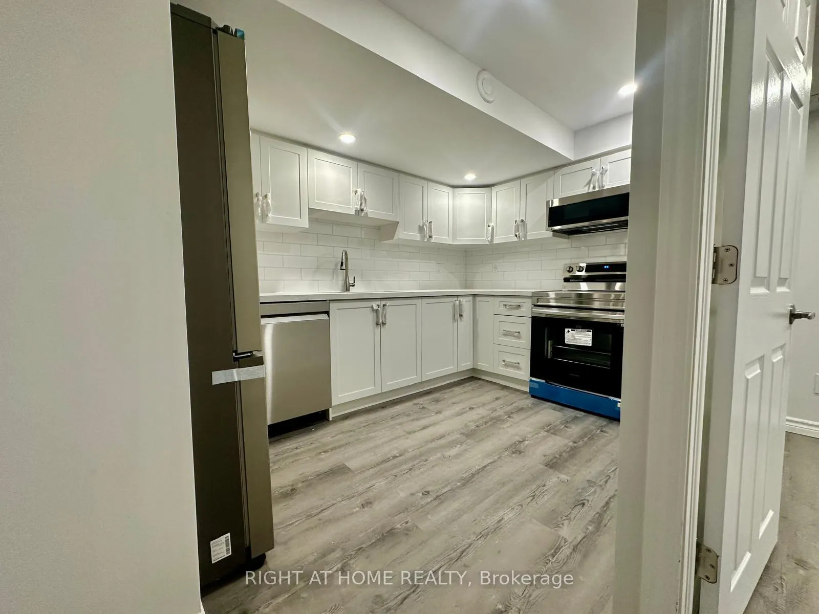 Photo 3 of 295 Gillespie Drive, Brant, Brantford Twp — HOMEH