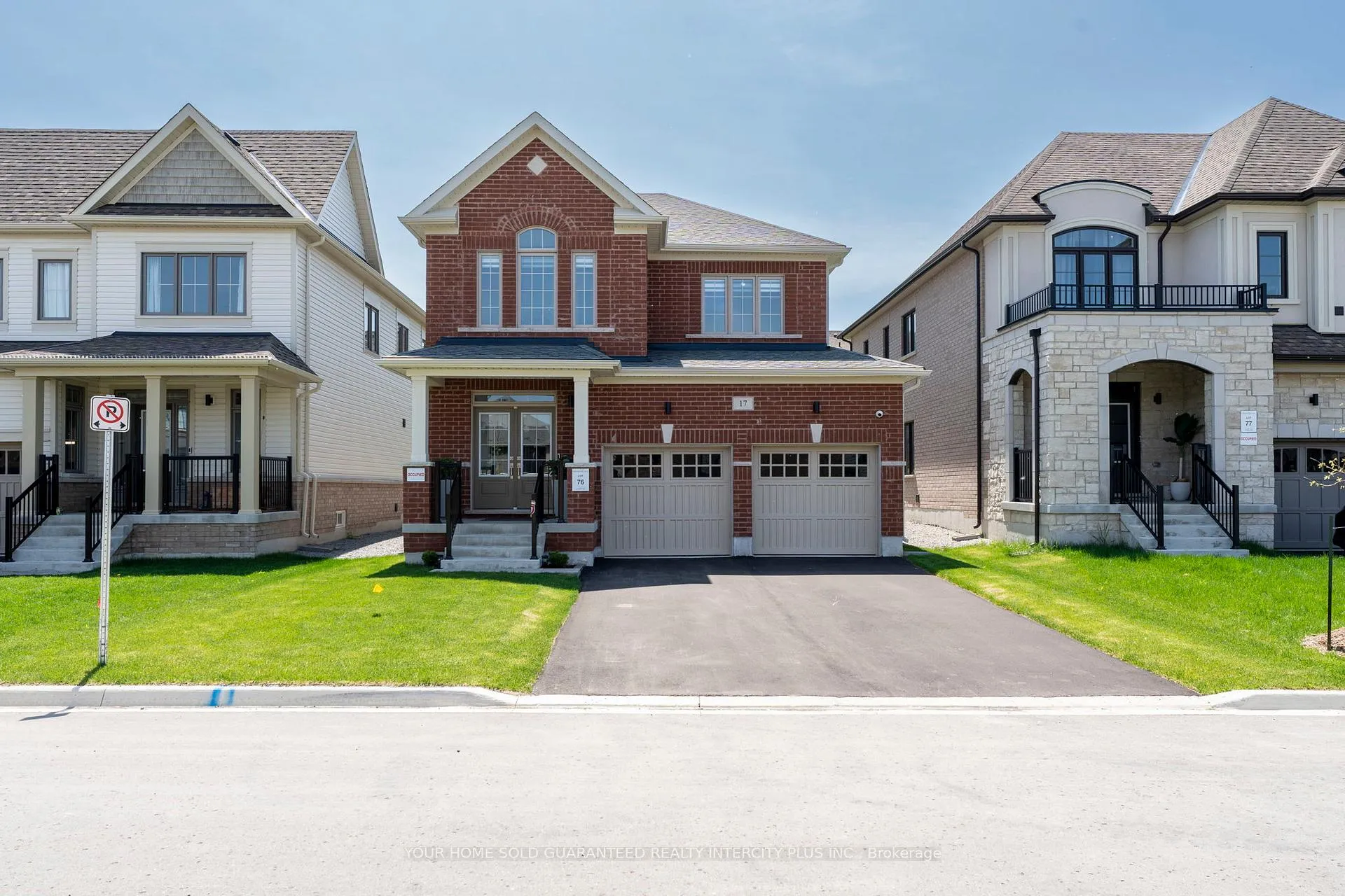 Photo 1 of 17 Stennett Drive, Georgina, Keswick North — HOMEH
