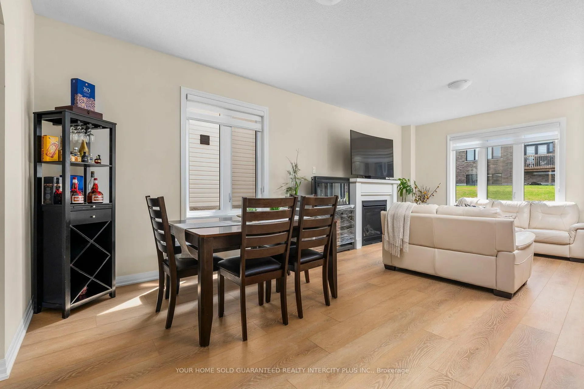 Photo 8 of 17 Stennett Drive, Georgina, Keswick North — HOMEH