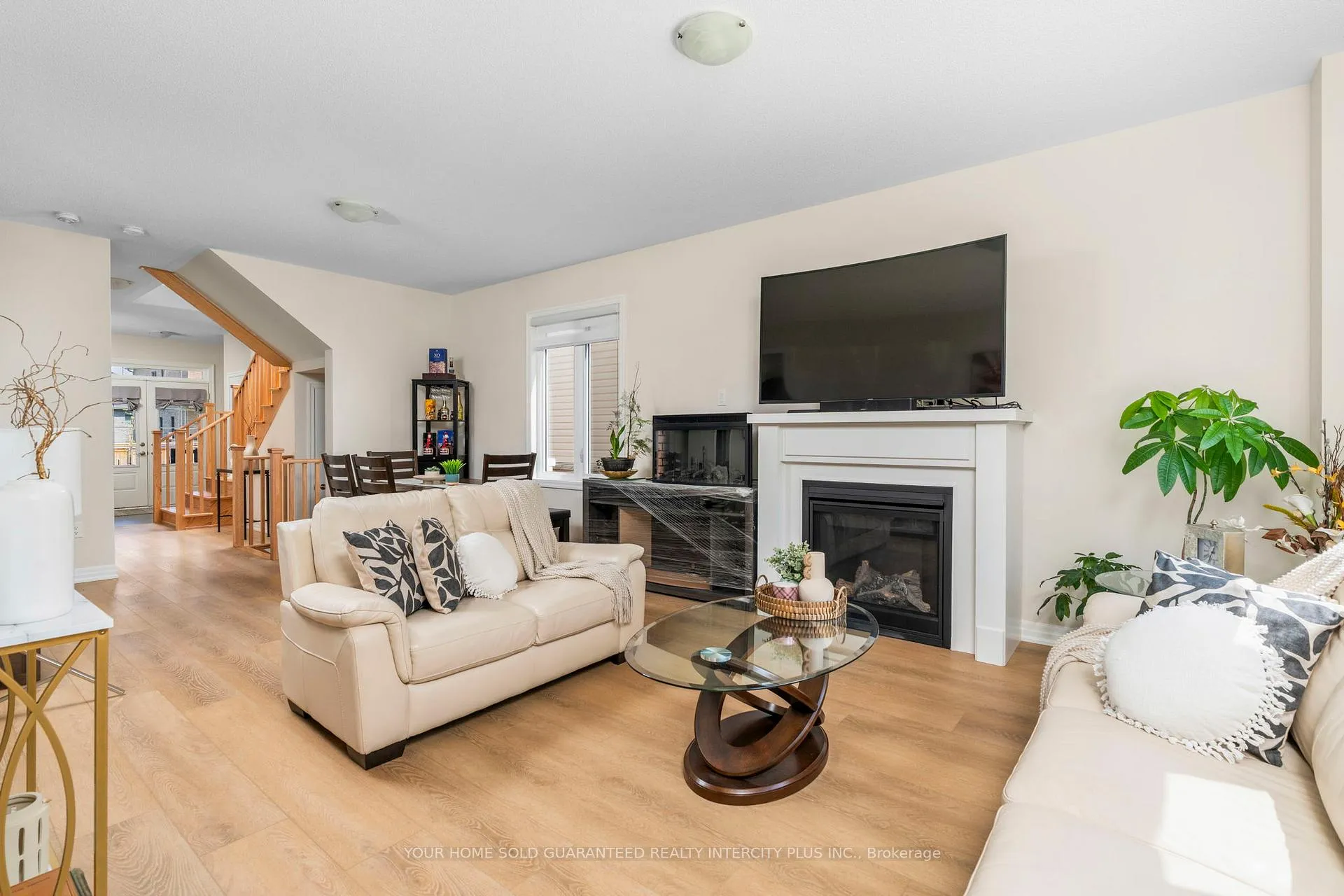 Photo 12 of 17 Stennett Drive, Georgina, Keswick North — HOMEH