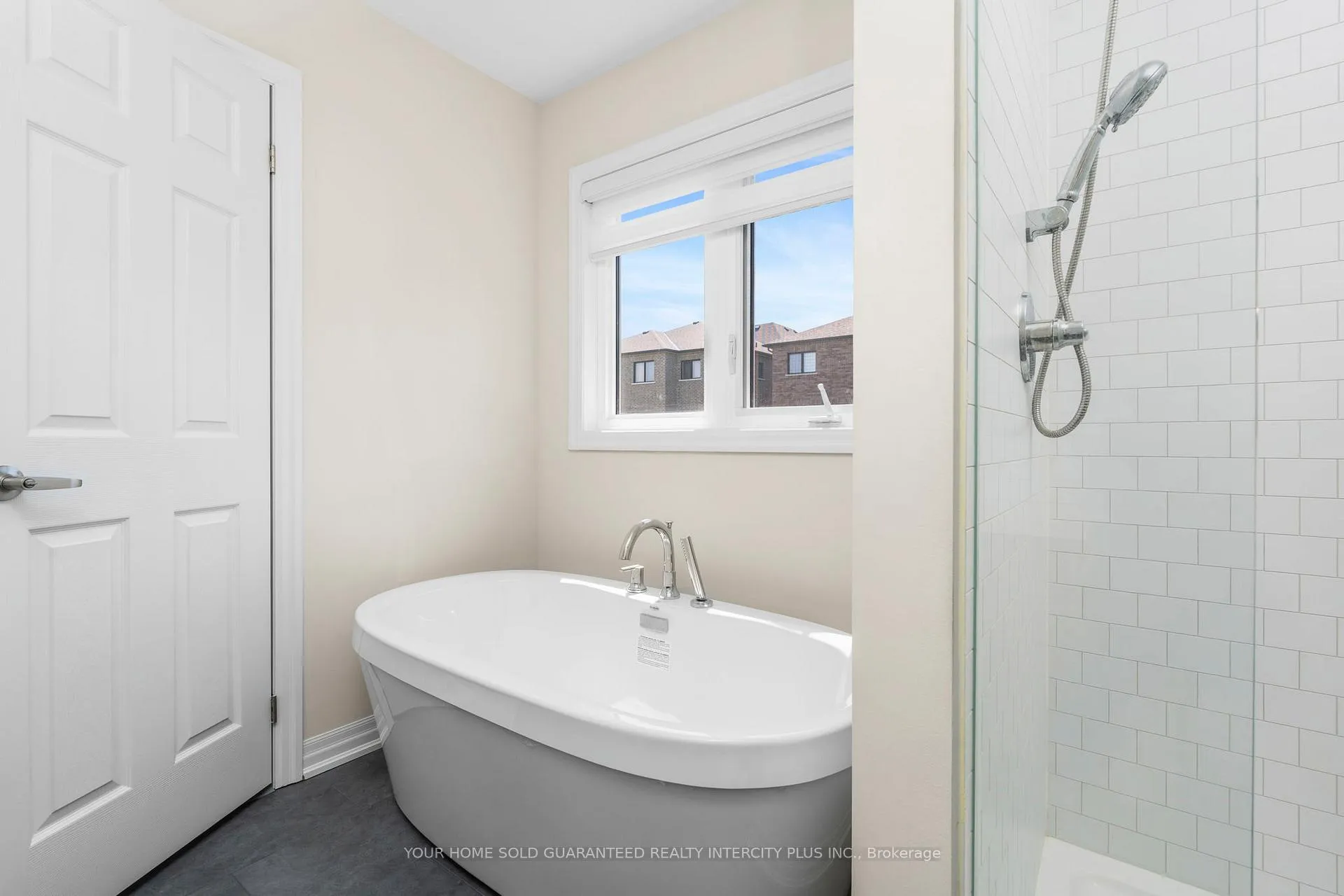 Photo 24 of 17 Stennett Drive, Georgina, Keswick North — HOMEH