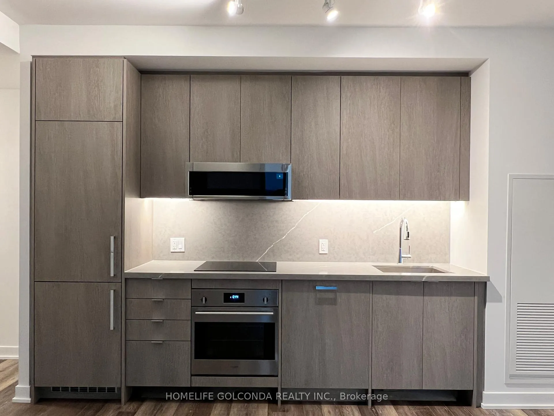 Photo 4 of Unit 708, 250 Lawrence Avenue W, Toronto, Lawrence Park North — HOMEH