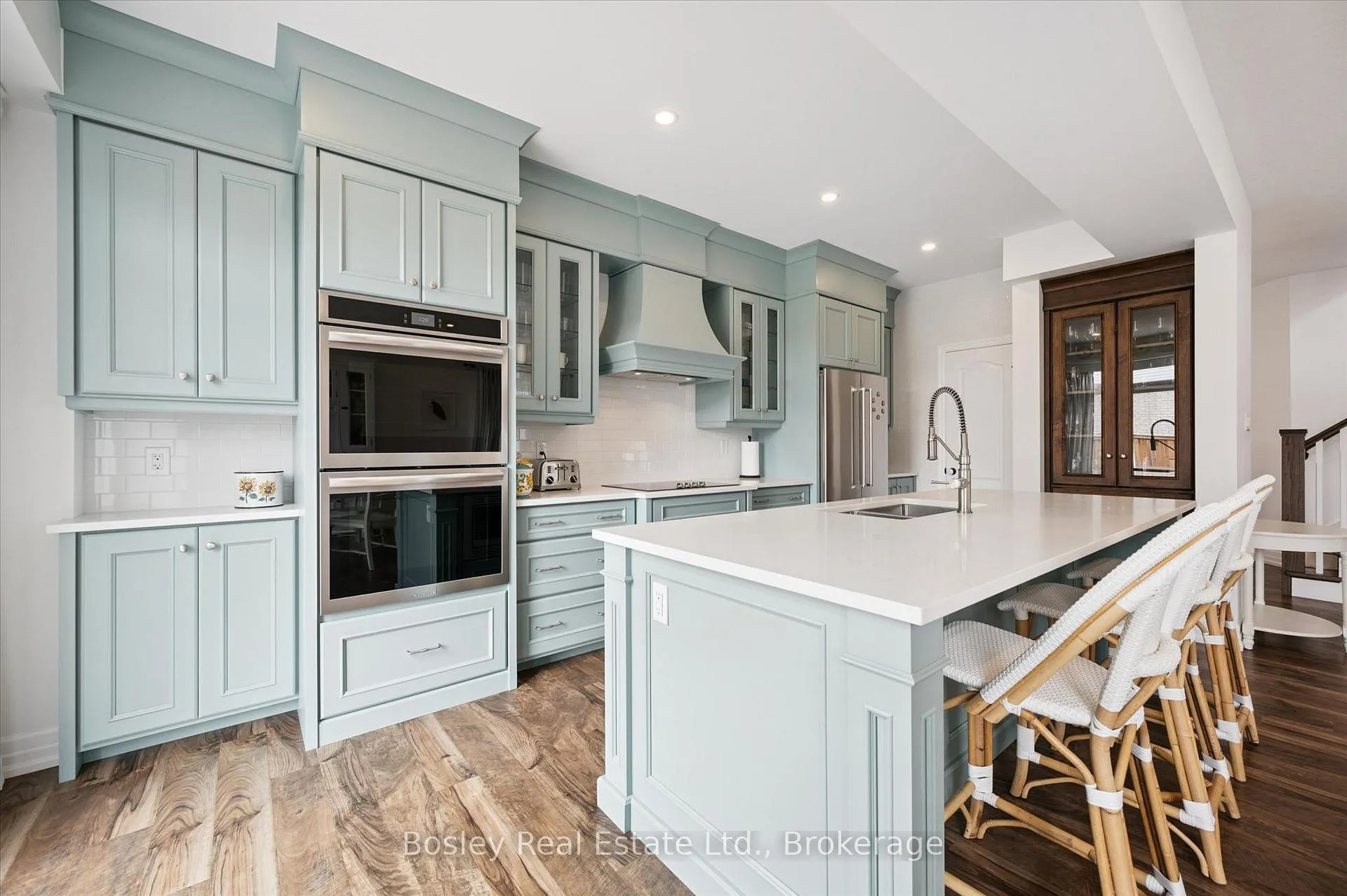 Photo 13 of 16 Robbins Ridge, Brant, Paris — HOMEH