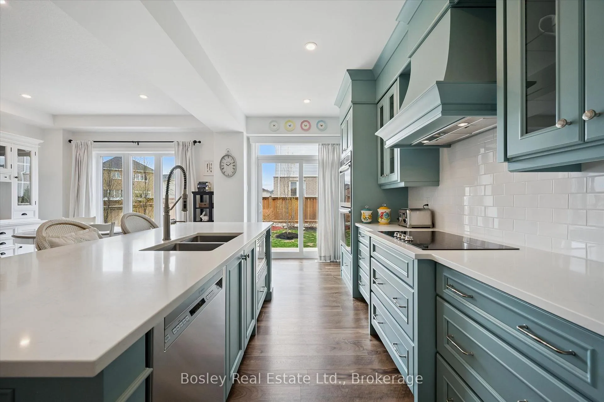 Photo 15 of 16 Robbins Ridge, Brant, Paris — HOMEH
