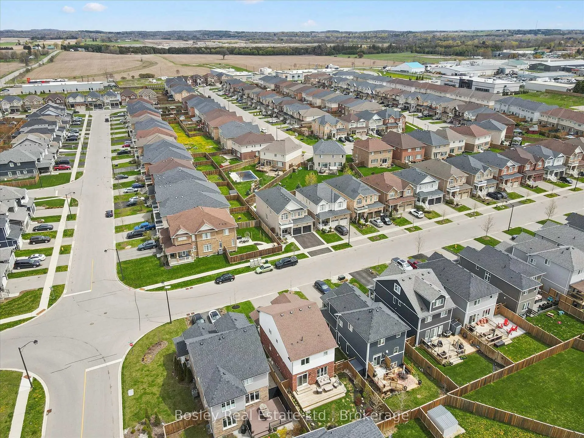 Photo 38 of 16 Robbins Ridge, Brant, Paris — HOMEH