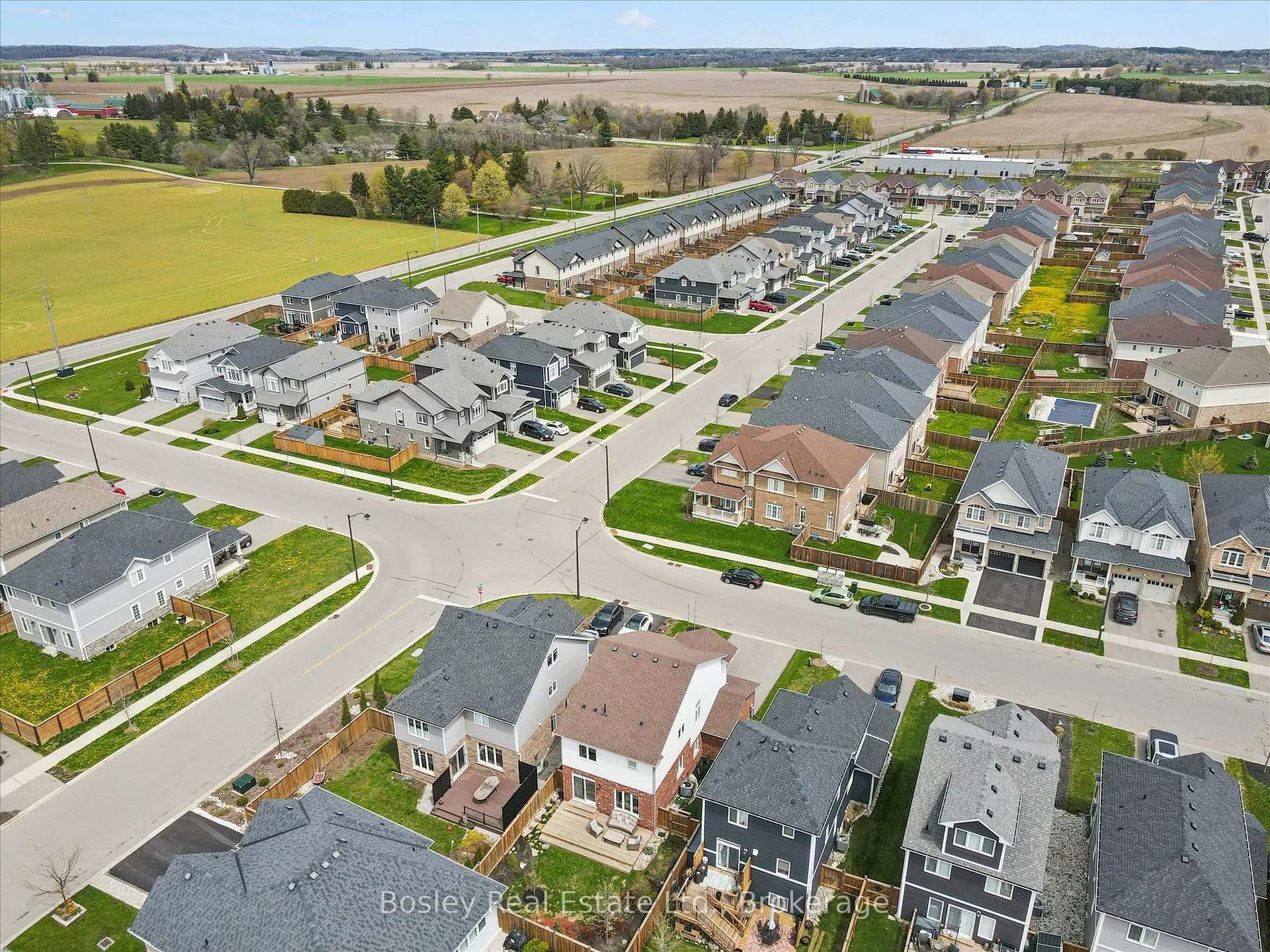 Photo 39 of 16 Robbins Ridge, Brant, Paris — HOMEH