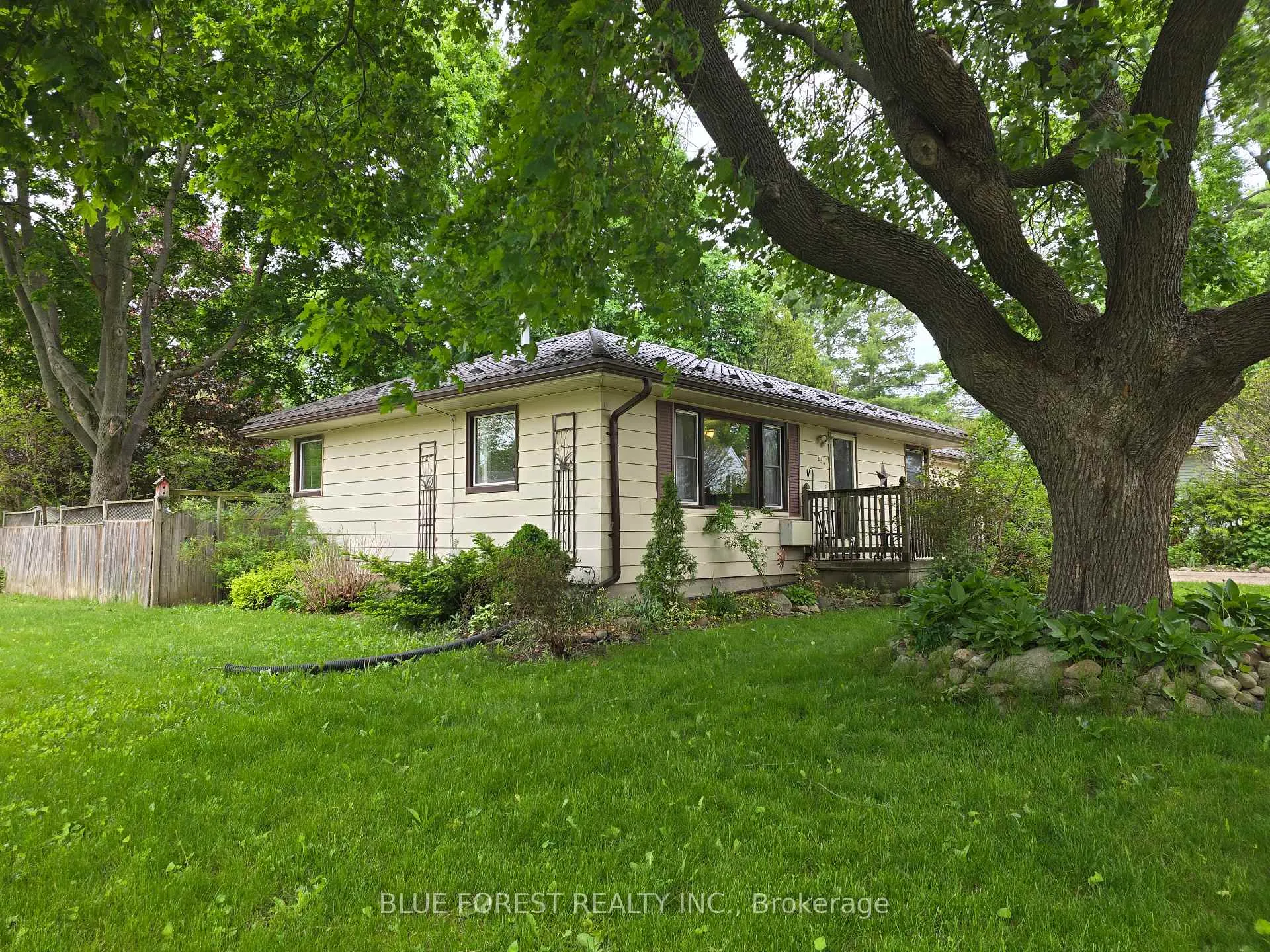 Photo 5 of 234 Flora Street, West Elgin, Rodney — HOMEH
