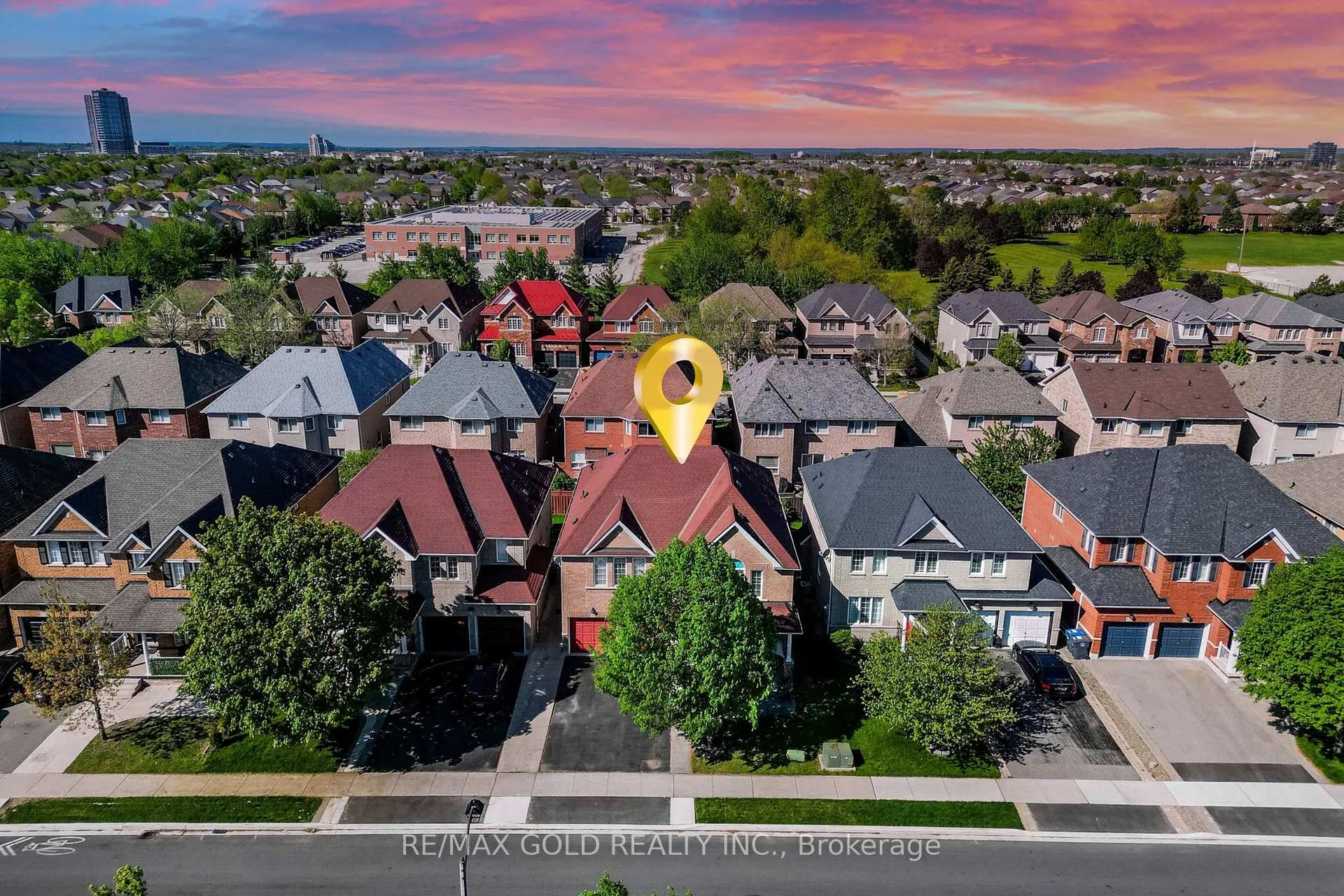 Photo 2 of 96 Brisdale Drive, Brampton, Fletcher's Meadow — HOMEH