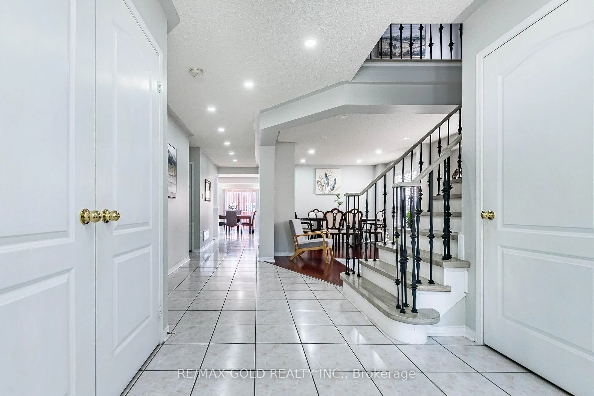 Photo 6 of 96 Brisdale Drive, Brampton, Fletcher's Meadow — HOMEH