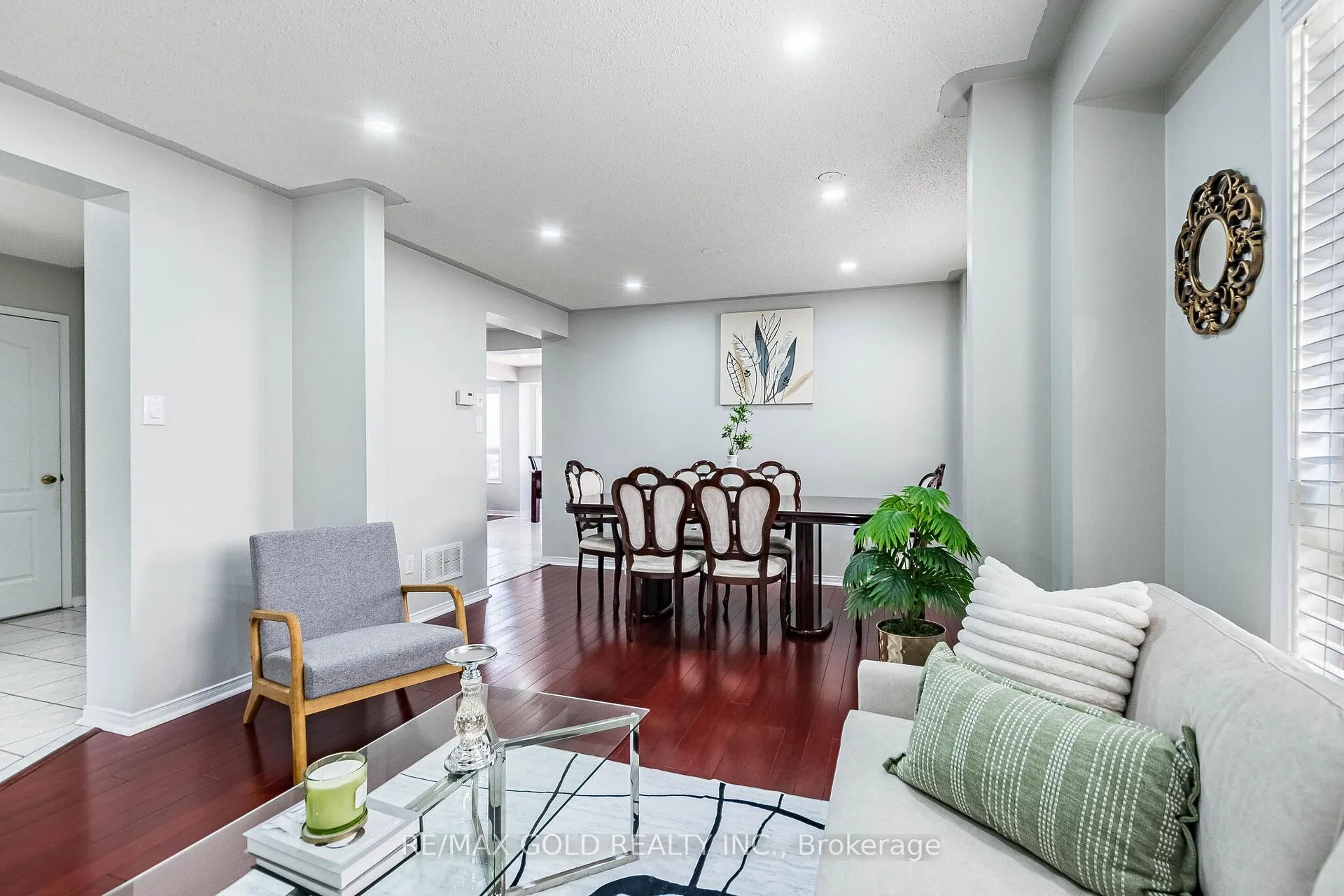 Photo 9 of 96 Brisdale Drive, Brampton, Fletcher's Meadow — HOMEH