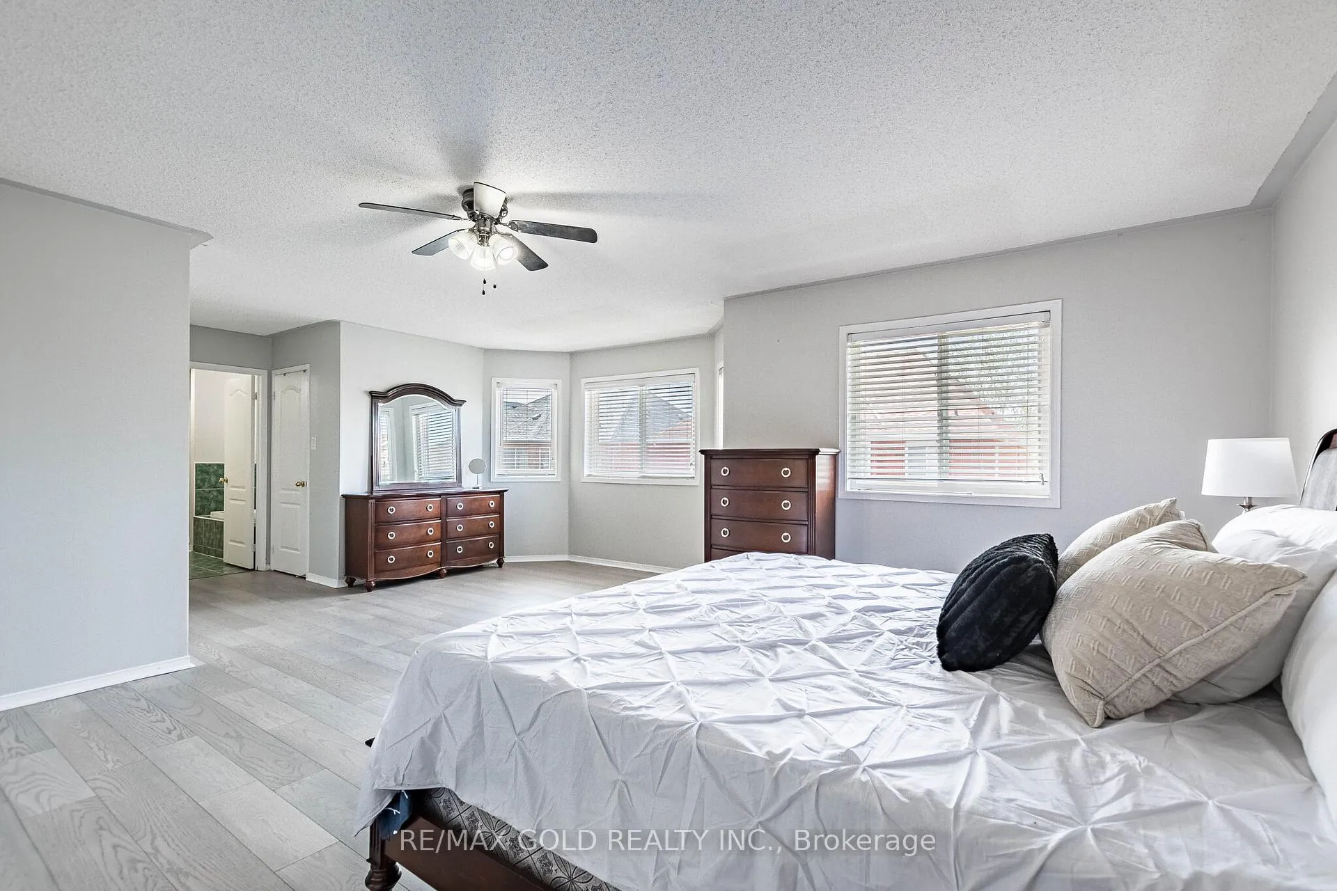 Photo 26 of 96 Brisdale Drive, Brampton, Fletcher's Meadow — HOMEH