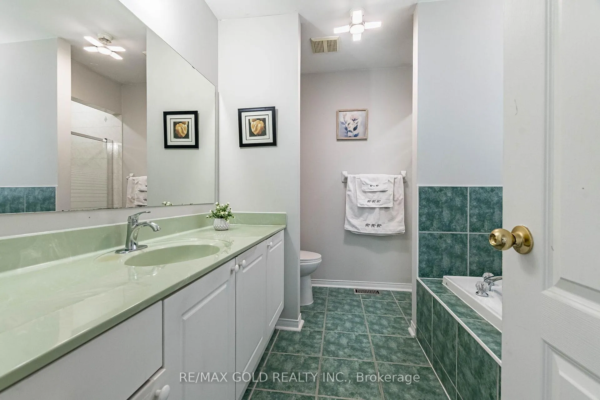 Photo 28 of 96 Brisdale Drive, Brampton, Fletcher's Meadow — HOMEH