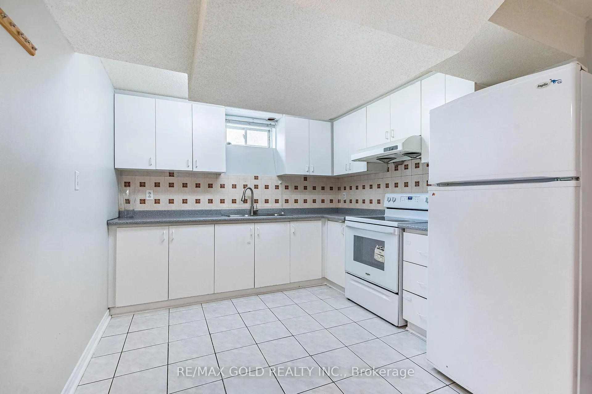 Photo 43 of 96 Brisdale Drive, Brampton, Fletcher's Meadow — HOMEH