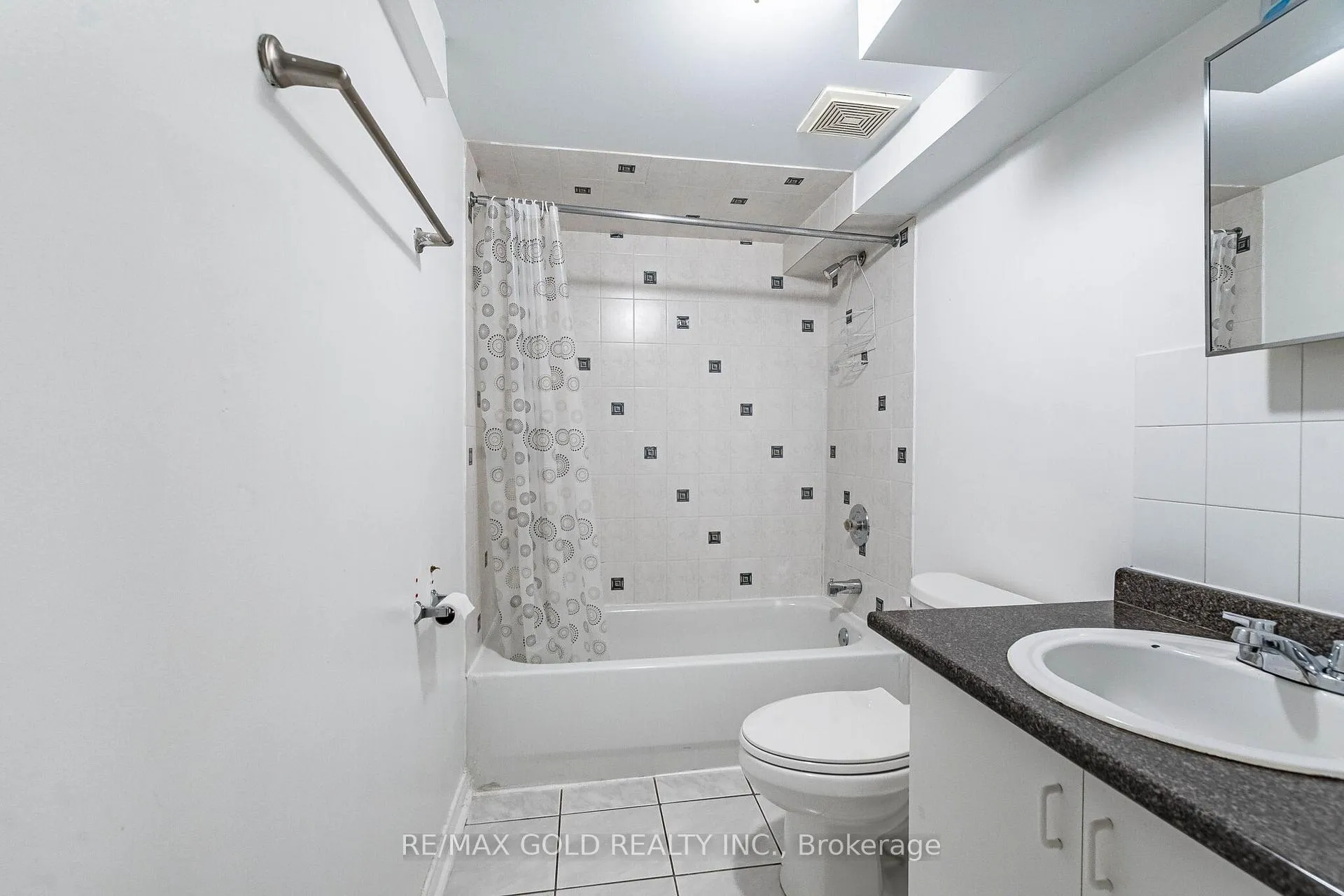 Photo 46 of 96 Brisdale Drive, Brampton, Fletcher's Meadow — HOMEH