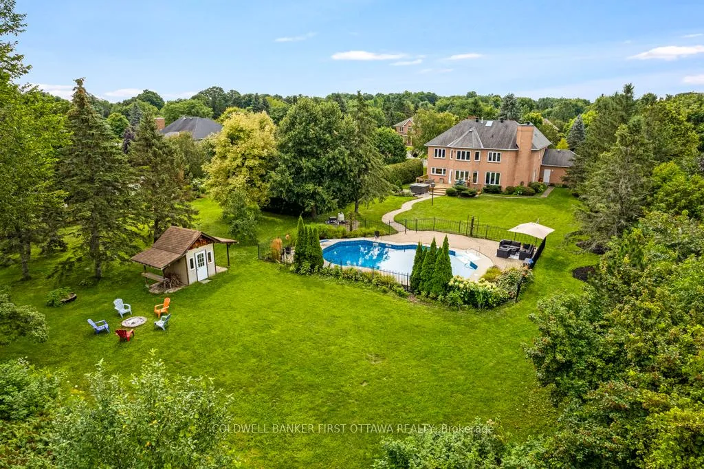 Photo 2 of 5525 Pettapiece Crescent, Ottawa, Manotick Village & Manotick Estates — HOMEH