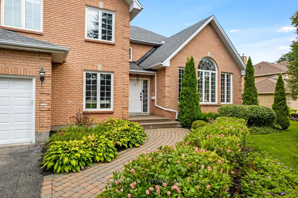 Photo 4 of 5525 Pettapiece Crescent, Ottawa, Manotick Village & Manotick Estates — HOMEH