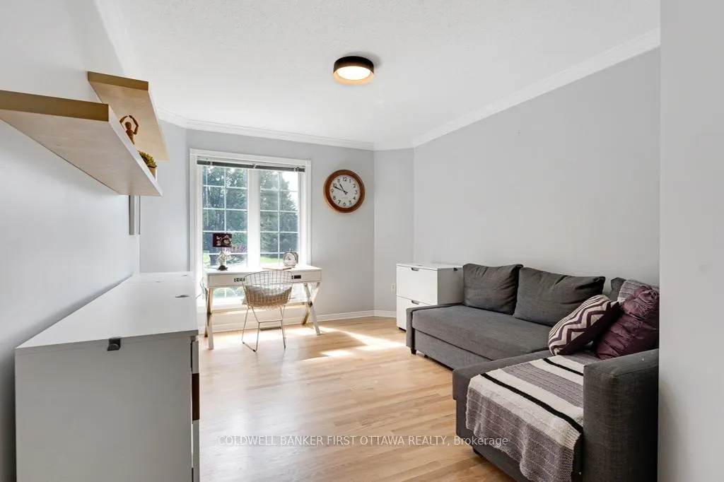 Photo 7 of 5525 Pettapiece Crescent, Ottawa, Manotick Village & Manotick Estates — HOMEH