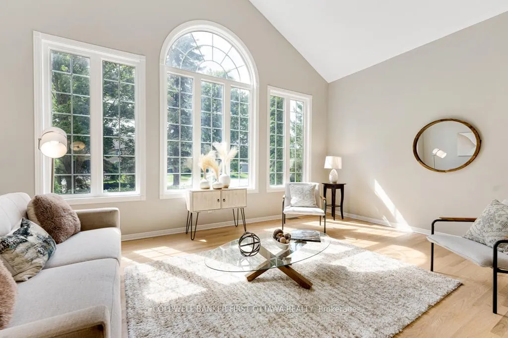 Photo 9 of 5525 Pettapiece Crescent, Ottawa, Manotick Village & Manotick Estates — HOMEH