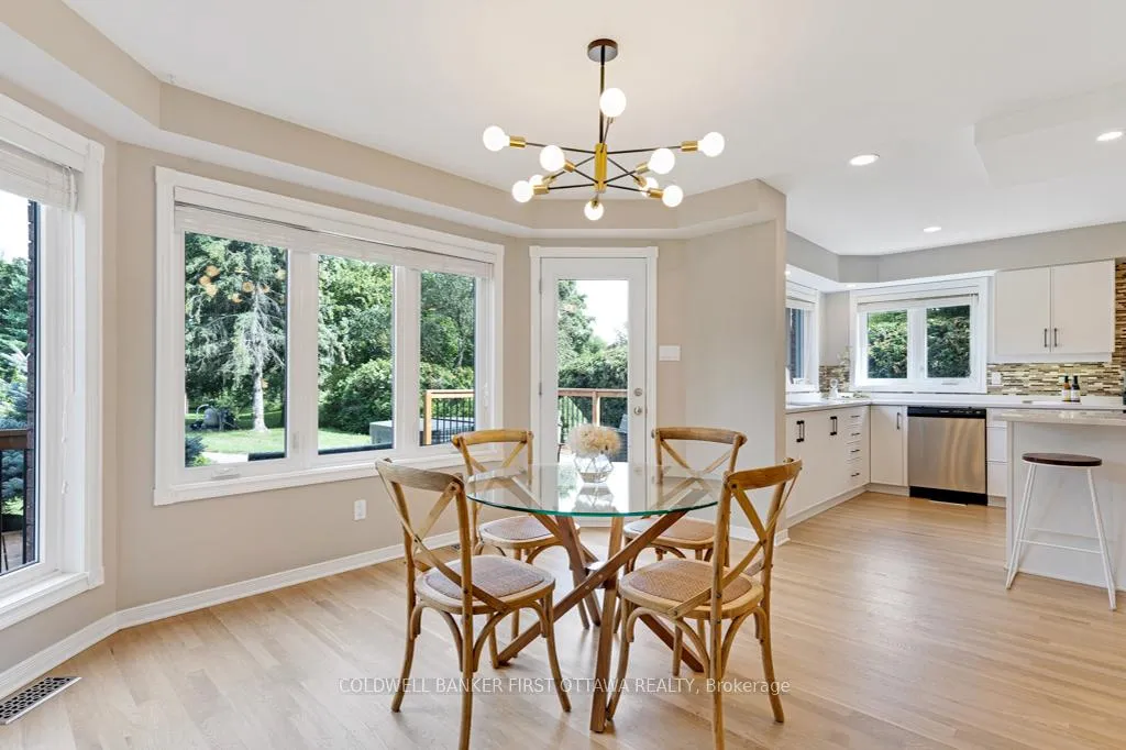 Photo 15 of 5525 Pettapiece Crescent, Ottawa, Manotick Village & Manotick Estates — HOMEH