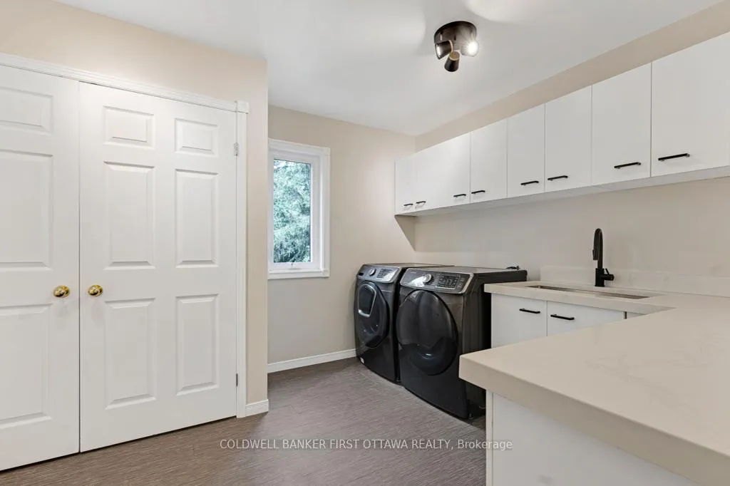 Photo 18 of 5525 Pettapiece Crescent, Ottawa, Manotick Village & Manotick Estates — HOMEH