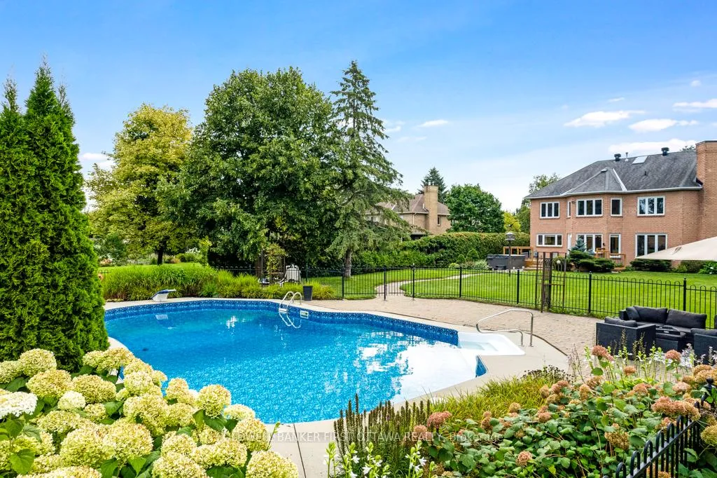 Photo 40 of 5525 Pettapiece Crescent, Ottawa, Manotick Village & Manotick Estates — HOMEH