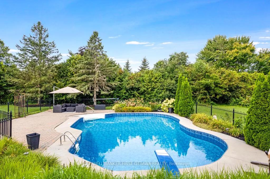 Photo 41 of 5525 Pettapiece Crescent, Ottawa, Manotick Village & Manotick Estates — HOMEH