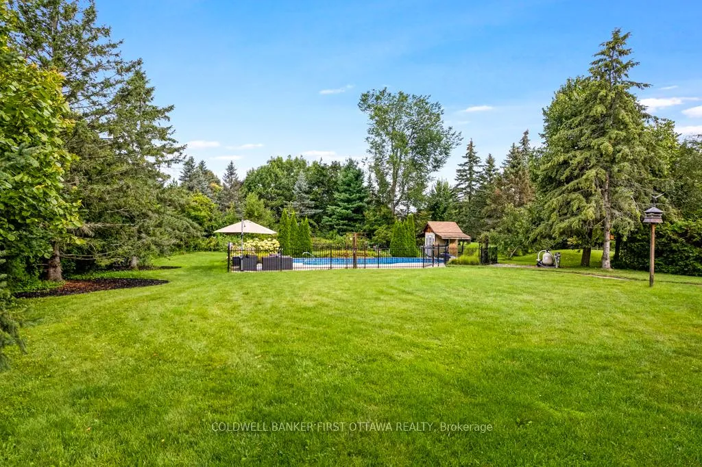 Photo 42 of 5525 Pettapiece Crescent, Ottawa, Manotick Village & Manotick Estates — HOMEH