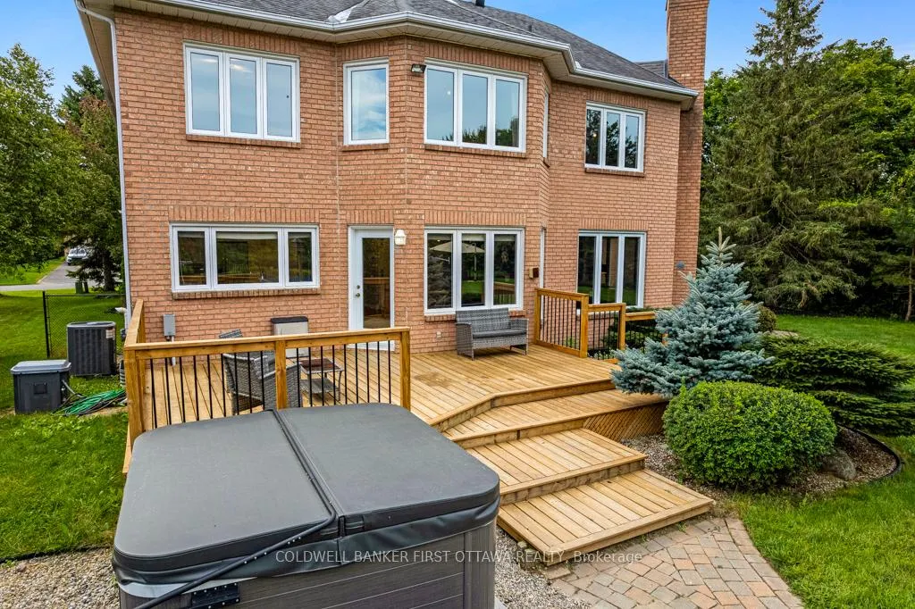 Photo 43 of 5525 Pettapiece Crescent, Ottawa, Manotick Village & Manotick Estates — HOMEH