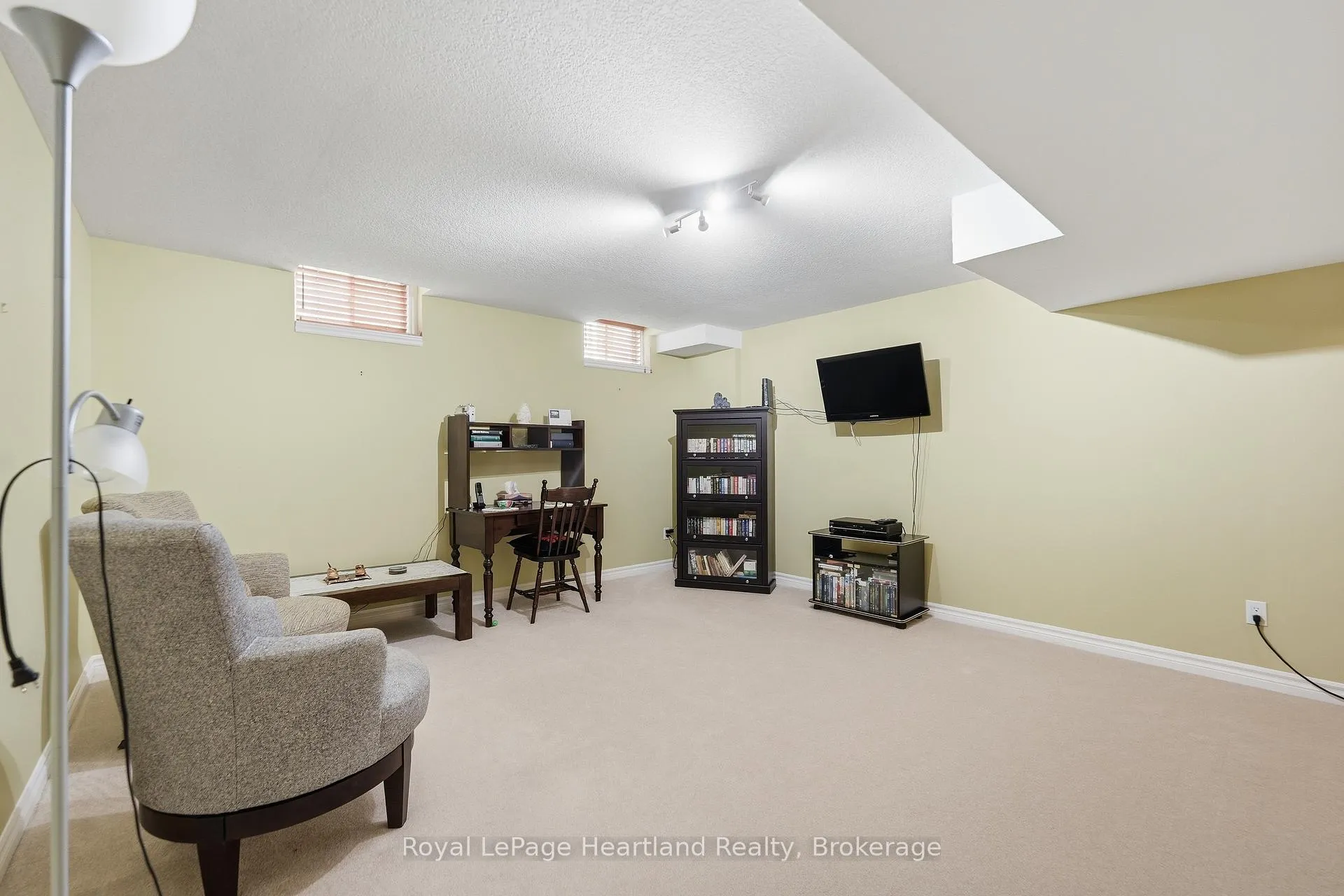 Photo 23 of 36 Stornoway Crescent, Huron East, Egmondville — HOMEH